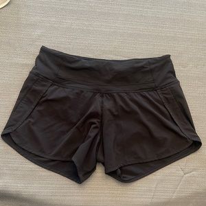 Lululemon Speed up mid-rise 2.5"